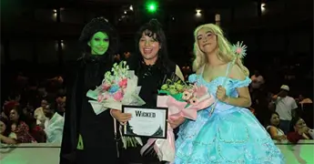Presentan obra de teatro Wicked