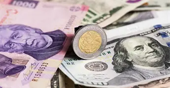 Analistas mejoran pron&oacute;stico para el superpeso: Banxico