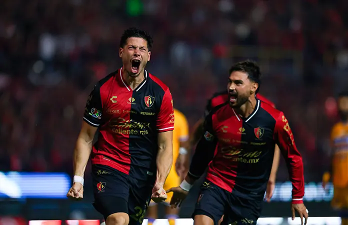 Atlas vence a Tigres con 10 jugadores