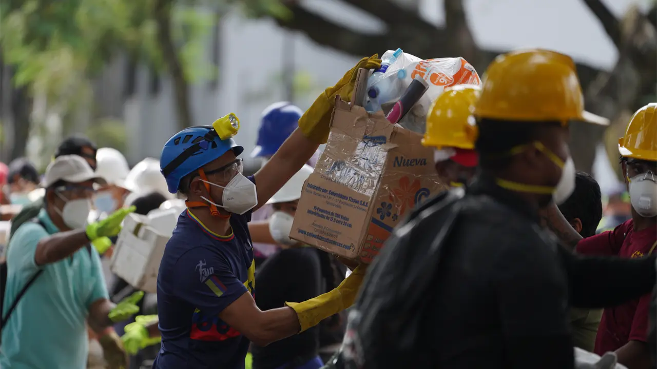 Aumentan a 294 los fallecidos por terremoto en Colombia