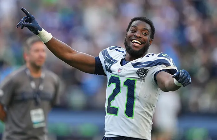 Seahawks retiene a D. Witherspoon