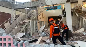 Terremoto en Indonesia deja 53 muertos y miles desplazados Terremoto en Indonesia deja 53 muertos y miles desplazados