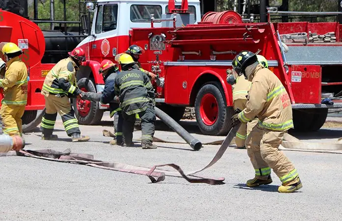 Bomberos buscan capacitar a empresas