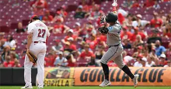Ganan Marlins ante los Rojos