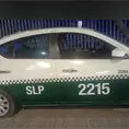 Hallan a hombre sin vida en un taxi