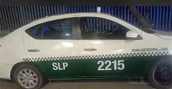 Hallan a hombre sin vida en un taxi