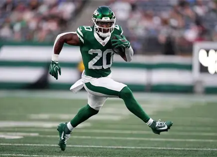 Lesi&oacute;n de Breece Hall afecta a Jets Nueva York en entrenamiento