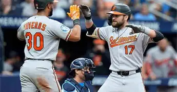 Orioles anotan 7 en la 6ta. y superan a Rays