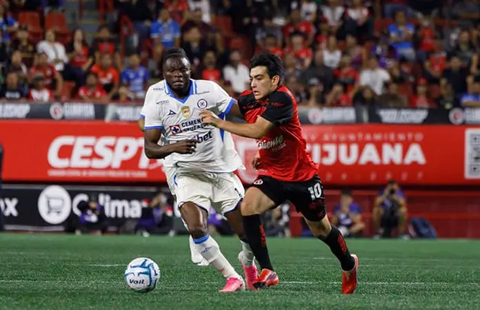 Xolos supera al Cruz Azul