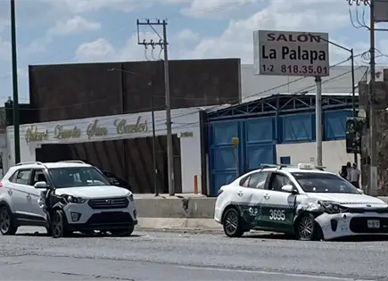 Chocan tres veh&iacute;culos en Soledad; s&oacute;lo da&ntilde;os