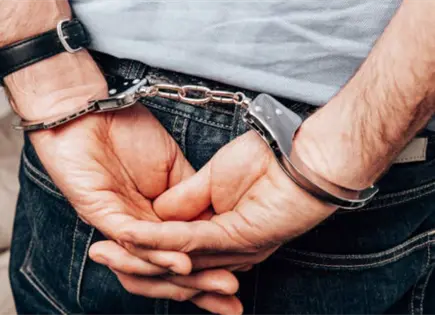 Detienen a "El Mantecas", alcalde de Tianguismanalco, por presunta violaci&oacute;n
