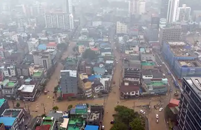 Lluvias dejan un muerto en Surcorea