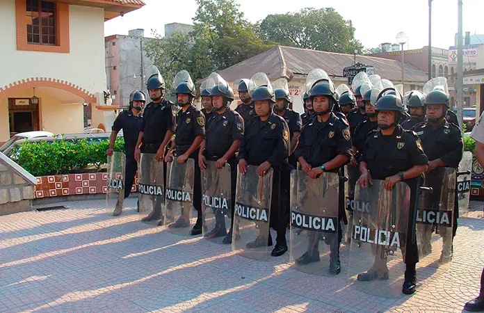 Capacitan a policías municipales