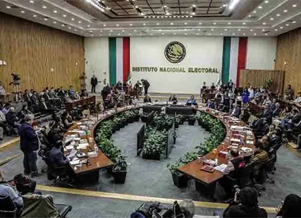 Chocan priistas y consejeros del INE Chocan priistas y consejeros del INE