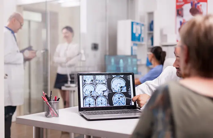 Estudio internacional revela que ejercicio voluntario reduce riesgo de demencia