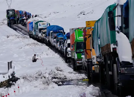 Intensas nevadas afectan a Bolivia; rescatan a decenas de turistas italianos tras cierre de v&iacute;as