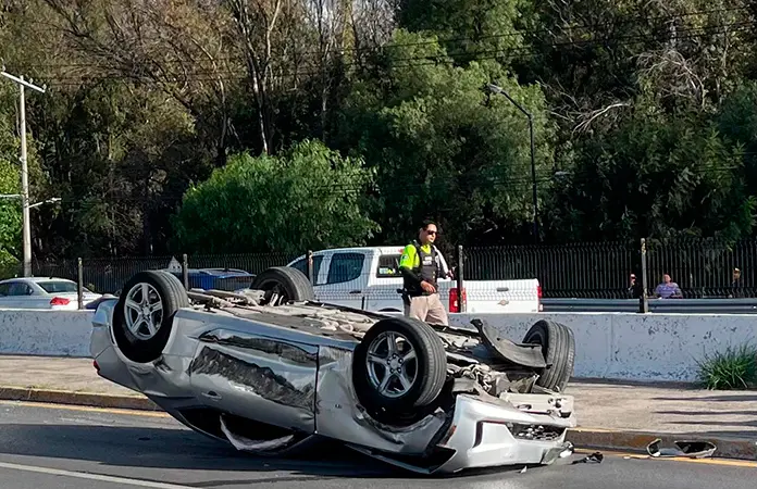 Múltiples accidentes dejan solamente daños materiales
