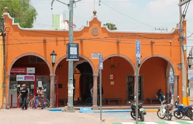 Exconcejal de Pozos denuncia abandono tras destituciones