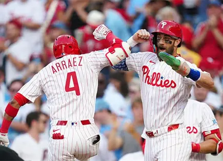 Filis superan a los Marlins Filis superan a los Marlins