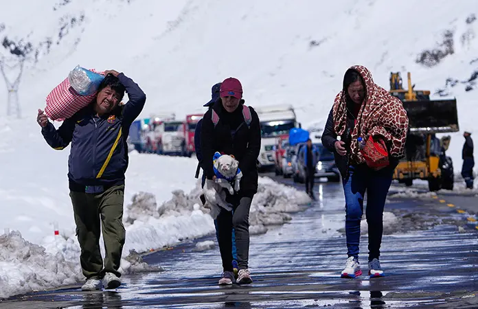 Intensas nevadas afectan a Bolivia