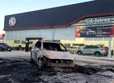 Ocho veh&iacute;culos se incendian durante la madrugada en Ciudad Ju&aacute;rez