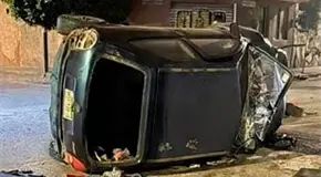 Vuelcan y abandonan auto en Mar&iacute;a Cecilia