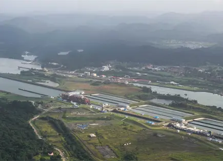 Canal de Panam&aacute; reduce tr&aacute;nsito de buques por sequ&iacute;a