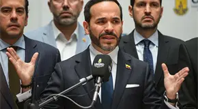 De la Espriella presenta a nueva c&uacute;pula militar