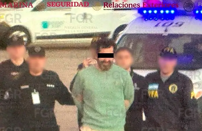 Far&iacute;as Laguna ingresa al penal del Altiplano en Edomex