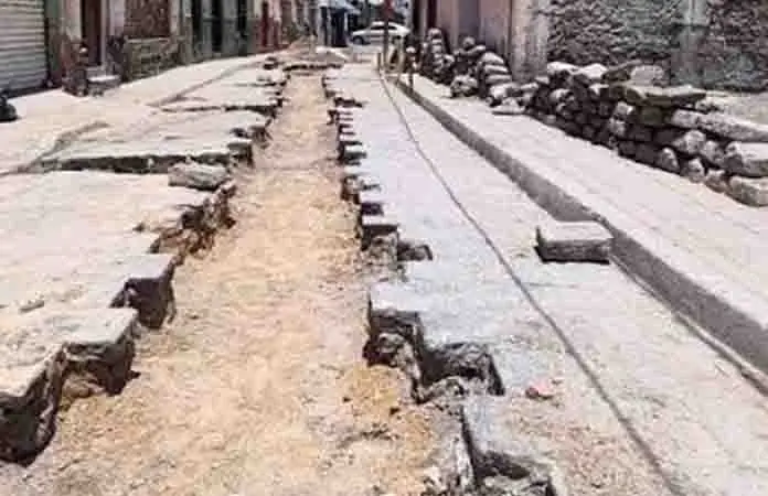 Reparan drenaje en Callejón de Alvarado