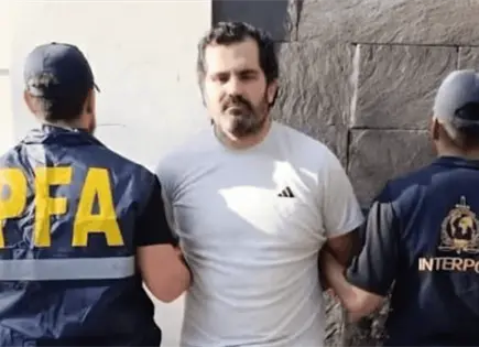 Trasladan desde Argentina a excontralmirante acusado de "huachicol fiscal" Trasladan desde Argentina a excontralmirante acusado de "huachicol fiscal"
