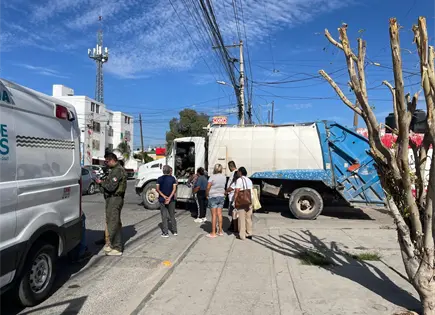 Cami&oacute;n recolector atropella a hombre en Villa de Pozos