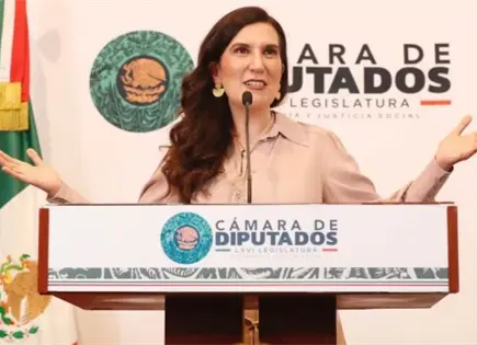 Kenia L&oacute;pez llama a desaparici&oacute;n de poderes en Sinaloa