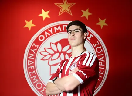 Olympiacos FC presenta a La Hormiga Gonz&aacute;lez