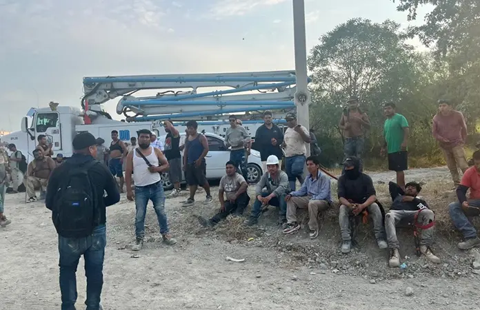 Constructora de Bienestar explota y estafa a albañiles
