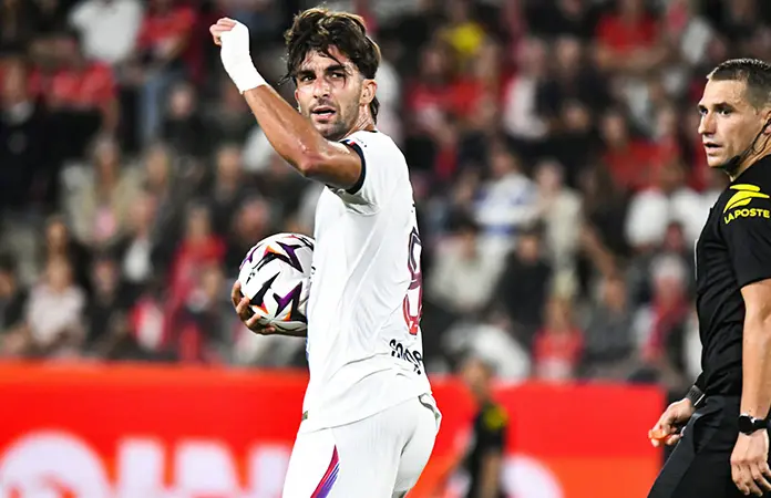Ferran Torres salva al campeón defensor
