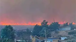 Fuego amenaza la ciudad de Reno Fuego amenaza la ciudad de Reno