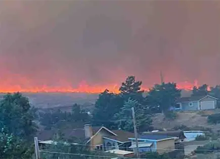 Fuego amenaza la ciudad de Reno Fuego amenaza la ciudad de Reno
