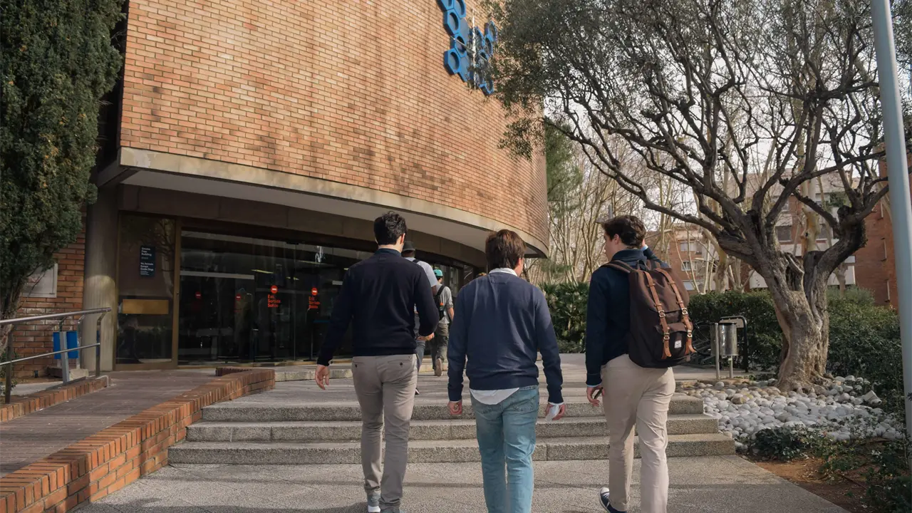 Guía práctica de preparación preuniversitaria: Claves para acceder a becas y admisiones internacionales