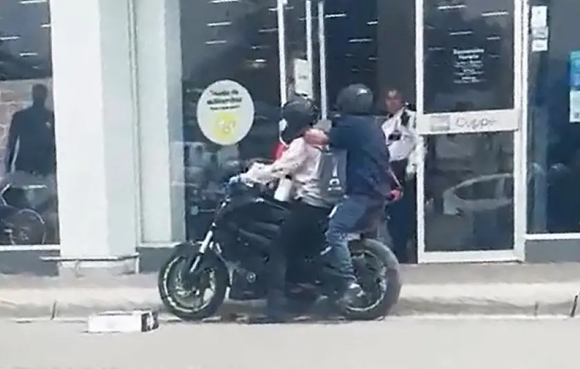 Video | Captan robo en Coppel de Plaza Sendero
