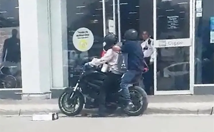 Video | Captan robo en Coppel de Plaza Sendero