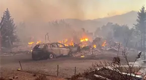 Miles de evacuados por incendios en Nevada