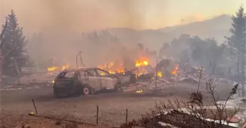 Miles de evacuados por incendios en Nevada