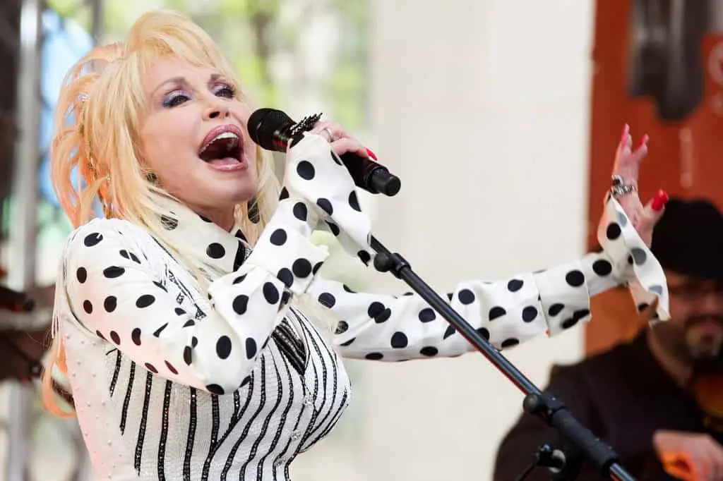 Dolly Parton deja legado cultural y social en Tennessee y el mundo