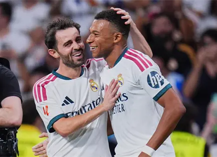 El Madrid golea a la Real Sociedad y es l&iacute;der