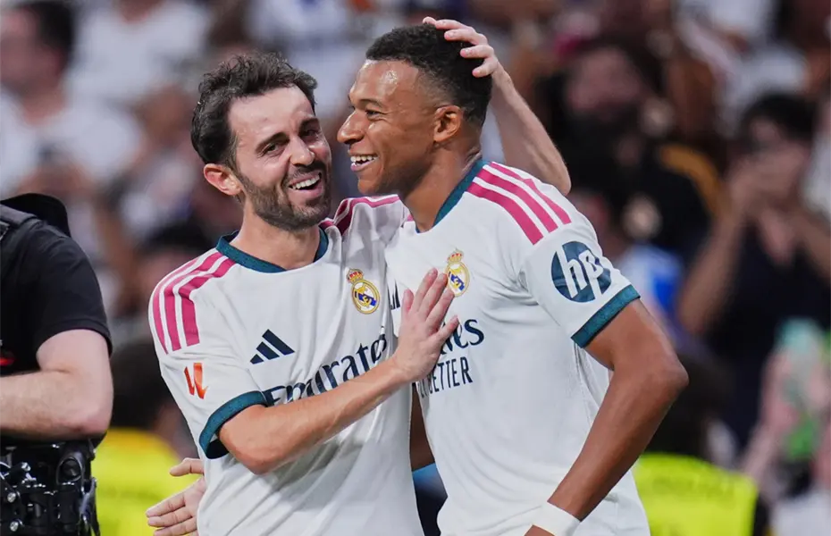El Madrid golea a la Real Sociedad y es l&iacute;der