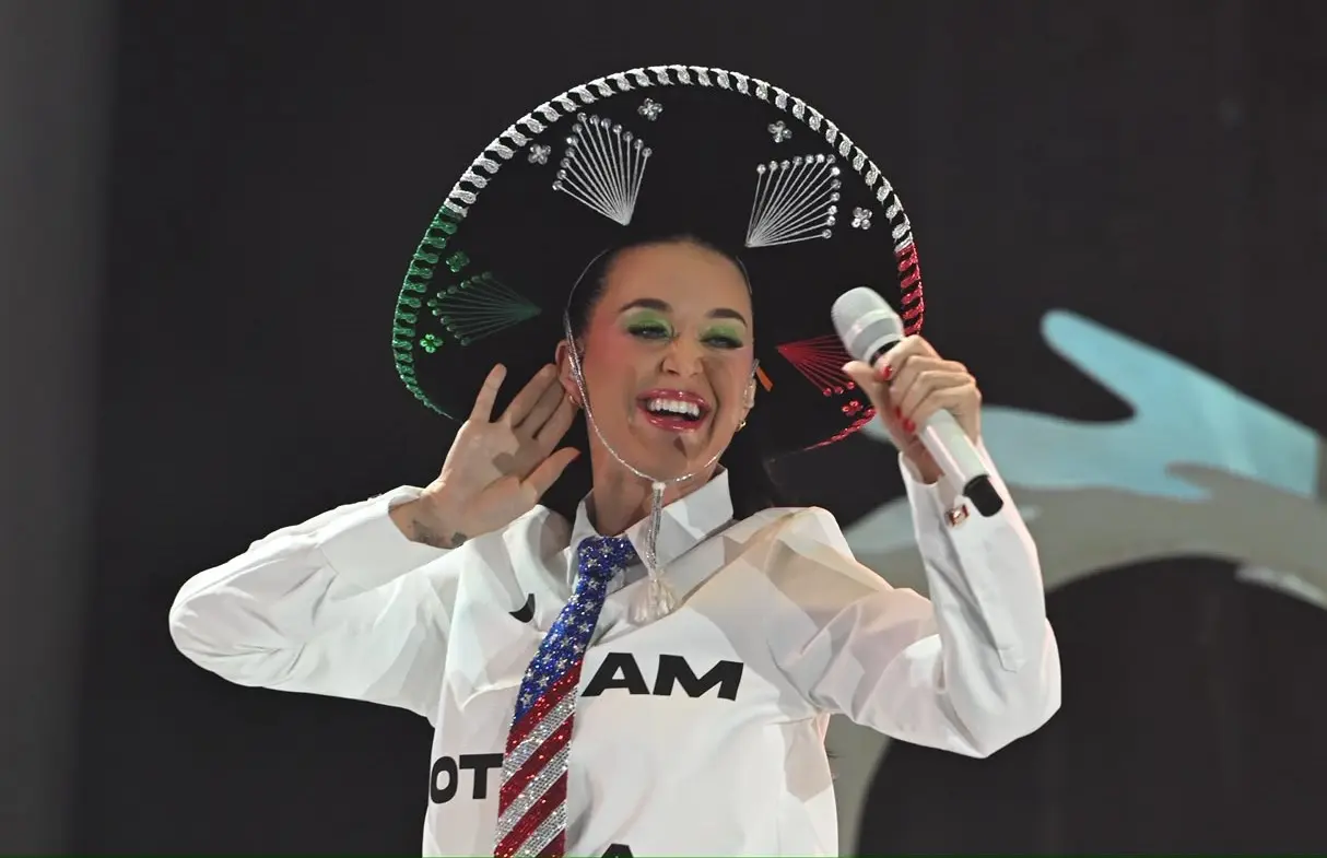Video | Katy Perry reúne a miles de fans en show en la Fenapo