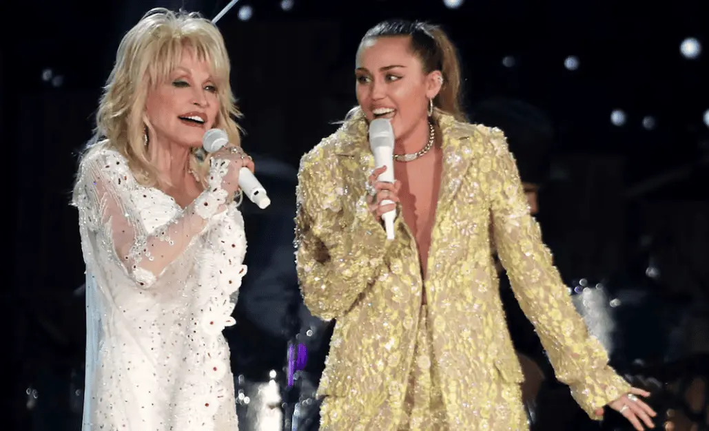 Miley Cyrus expresa su dolor por muerte de Dolly Parton