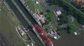 Canal de Panamá reduce paso de barcos para conservar agua Canal de Panamá reduce paso de barcos para conservar agua