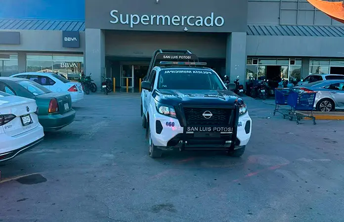 Detienen policías a sujeto por robo